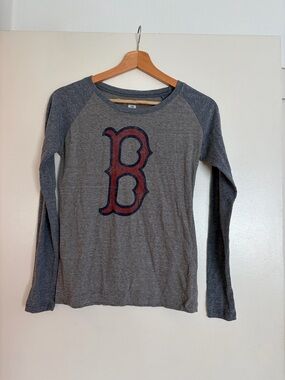 Gray Long-Sleeve Red Sox Raglan Tee with Red 'B' Graphic